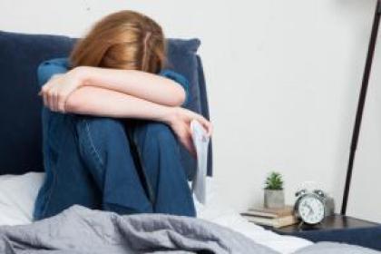 笑顔の裏で「どっと疲れてしまう」あなたへ。もう一人で頑張り続けなくて大丈夫ですよ