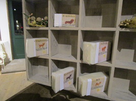 Ｈｅｒｂ・Ｒｏｏｍ　ｌｅａｆでは、犬の石けんが作れる検定講座も開催しています